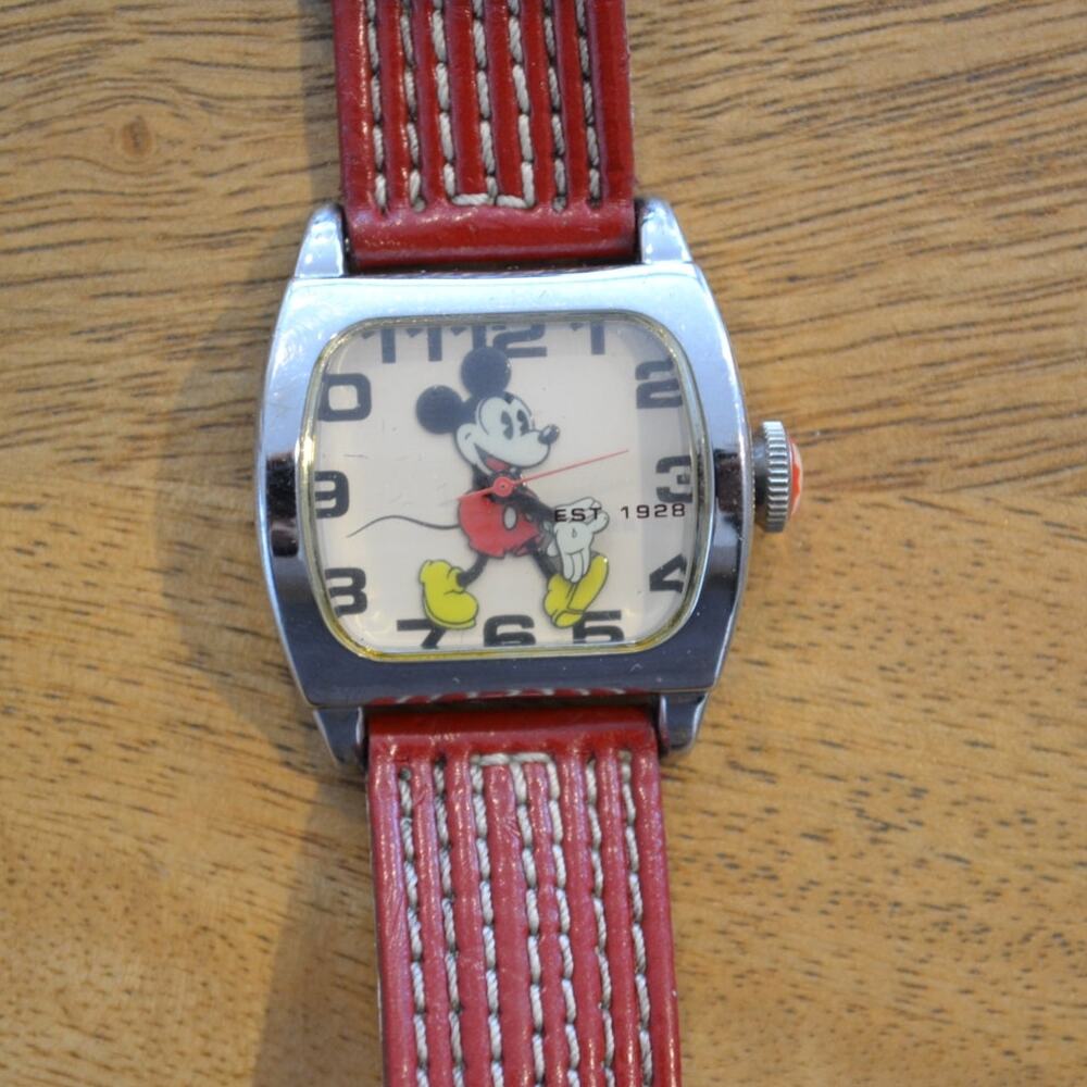 Vintage Disney Micky Mouse Wrist Watch Silver Tone Red Band MU1101